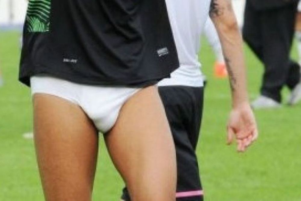 Ποιος ποδοσφαιριστής δείχνει τα…  προσόντα του φόρα παρτίδα;