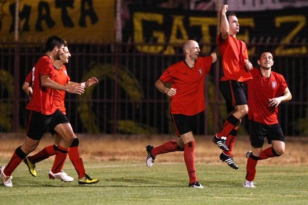 Ματσάρα χωρίς διαιτητές στην Πάτρα!