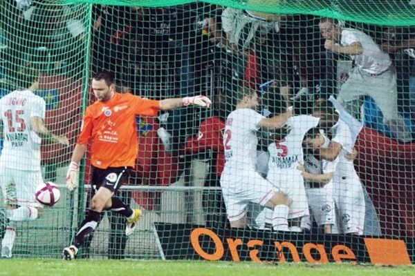 Στην κορυφή με τριάρα η Παρί