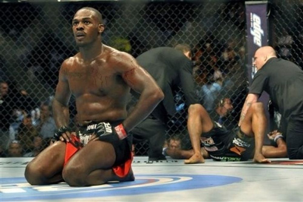 Έμεινε πρωταθλητής ο Jones στο UFC 135