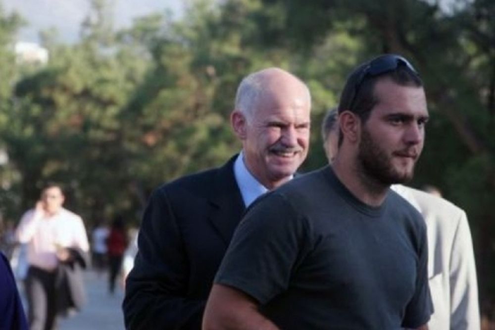 Ο γιος του πρωθυπουργού σε… πορείες!