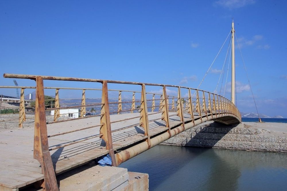 Ασέβεια στη μνήμη του Ρουσάκη