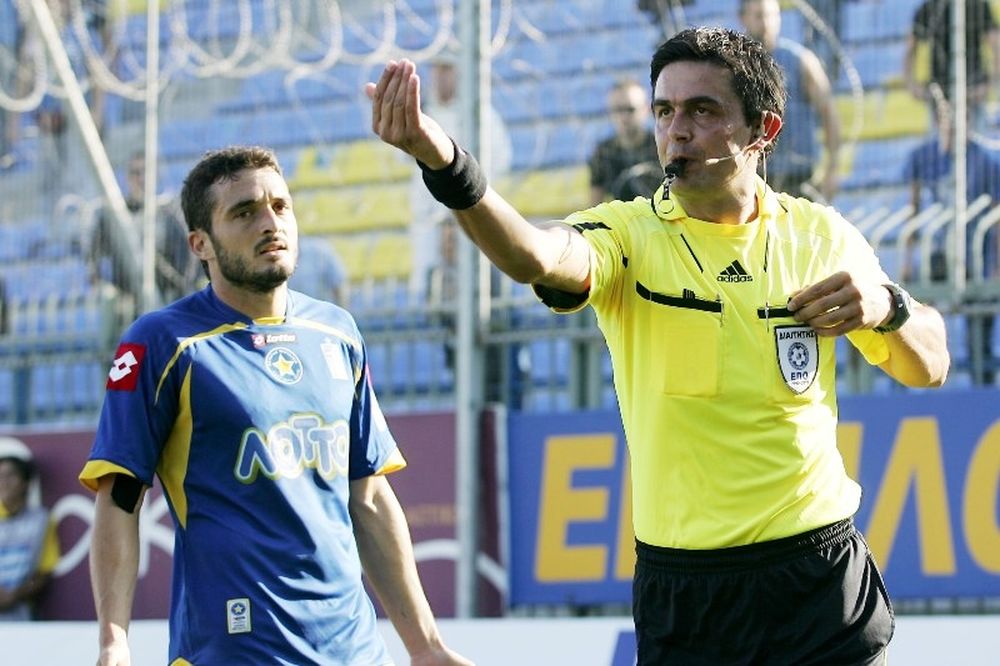 Για... ξεκούραση Δελφάκης, Μήτσιος