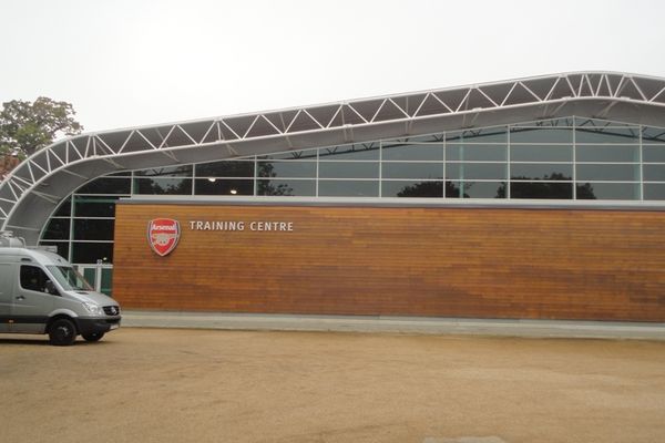 «Εισβάλλαμε» στο προπονητικό κέντρο της Άρσεναλ (phs+vds)