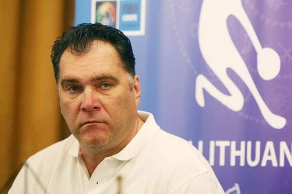 Διέφυγε τον κίνδυνο ο Σαμπόνις