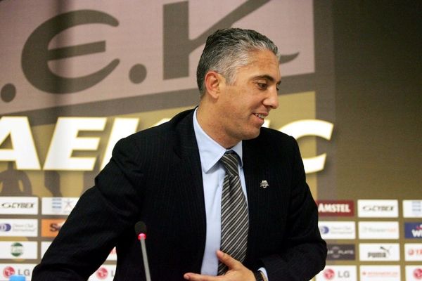 Τρέχει μόνος του ο Κωστένογλου!