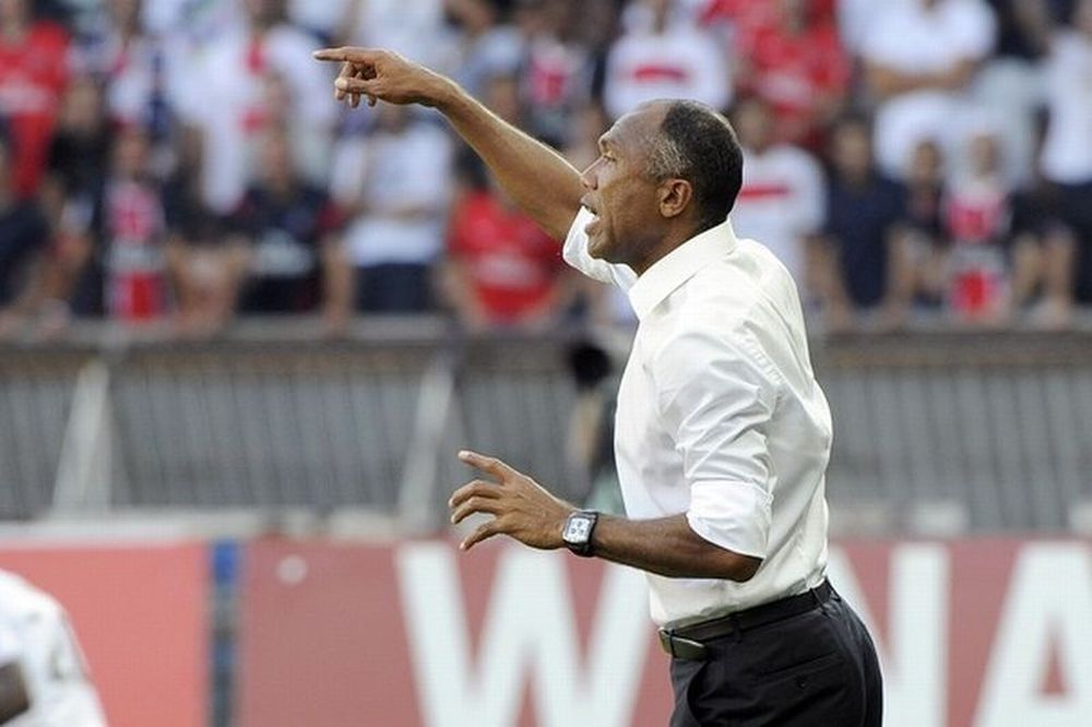 Σύνθημα νίκης από Κομπουαρέ