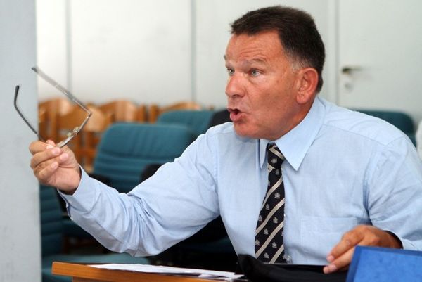 Κούγιας: «Θα σας πάρω και… το σπίτι!»