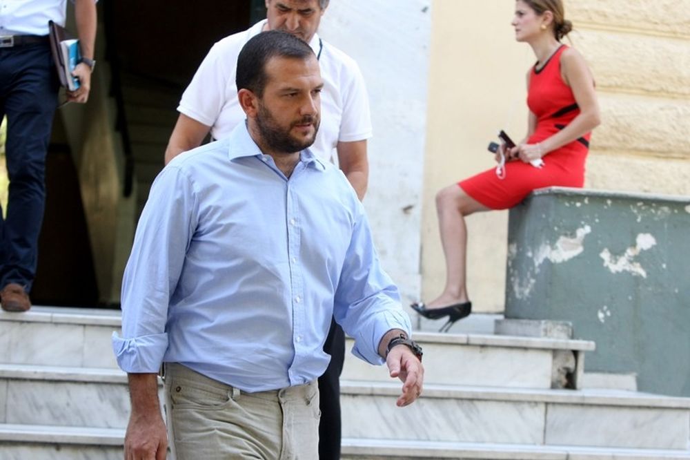 Αδαμίδη μήπως μετά τον Χιμένεθ να πας και εσύ από εκεί που ήρθες;