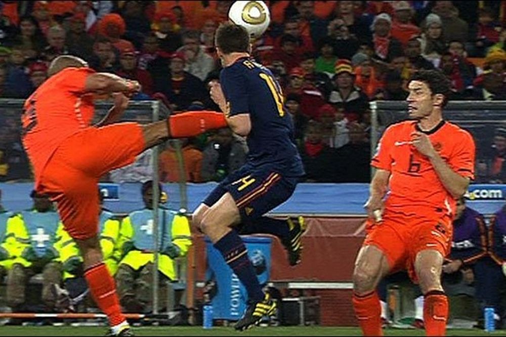 Οι… Τσακ Νόρις του ποδοσφαίρου! (videos)