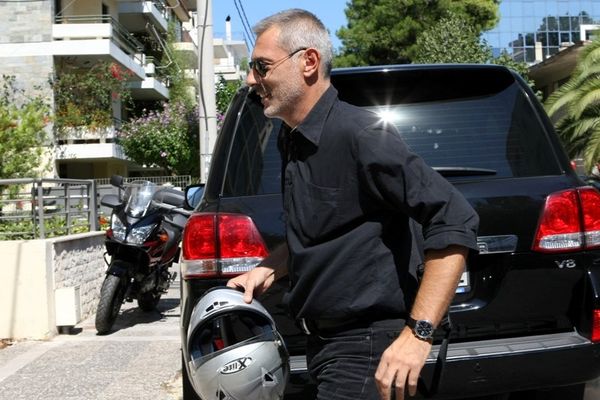 Παιχνίδι… διαφήμιση στο «Καραϊσκάκης»!