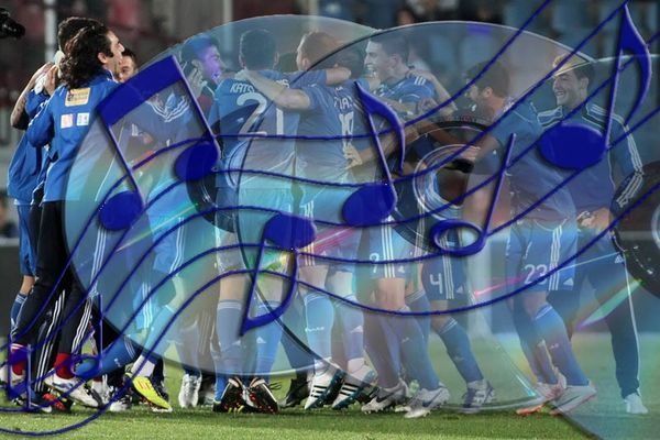 Το τραγούδι των διεθνών στον... «αέρα» (audio)