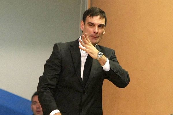 Σέντερ και φιλικό στον Πανιώνιο