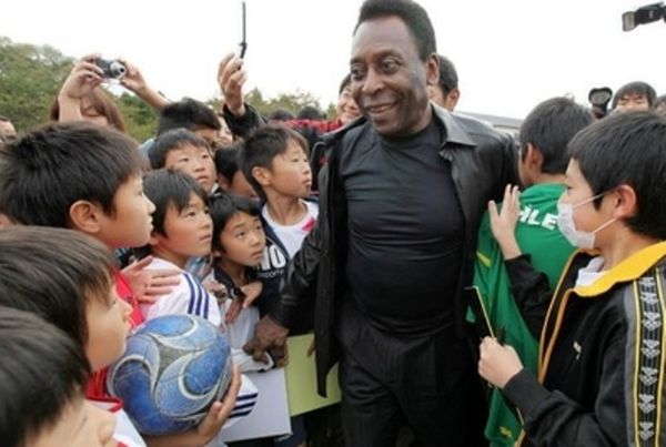 Σε ιαπωνικό σχολείο ο Πελέ