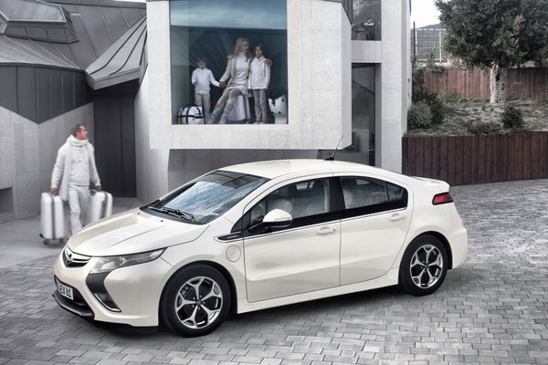Το Opel Ampera στη LeasePlan