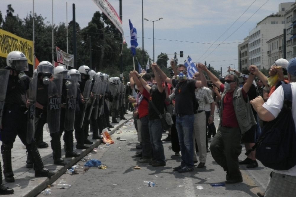 Τι γήπεδο, τι… Σύνταγμα! Η χαρά του μπάχαλου…