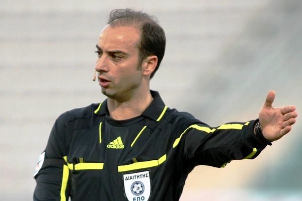 Γιάχος στο ντέρμπι, Σπάθας στη Ν. Σμύρνη