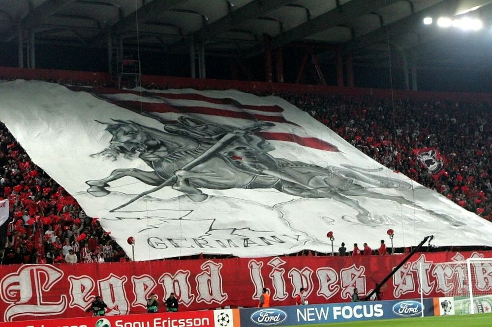 «Έτσι… γλεντάνε αυτοί που σας χρωστάνε»