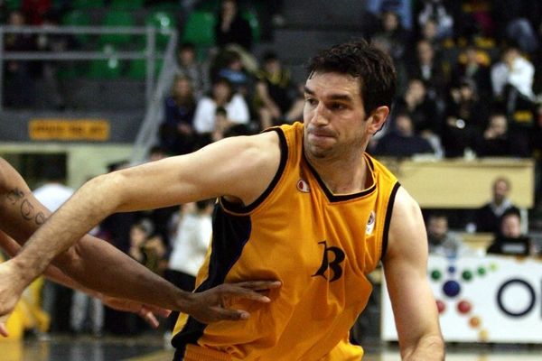 Κογιαντίνοβιτς συν Έλληνες στο Μαρούσι