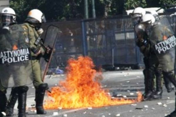Τα επεισόδια στην Αθήνα κάνουν το γύρο του κόσμου μέσω του YouTube 