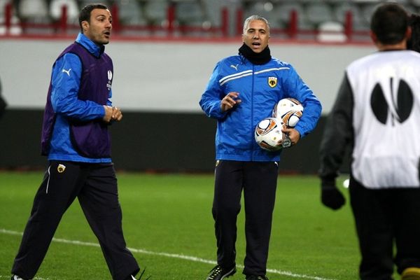 Κωστένογλου: «Παίξτε από τα πλάγια»