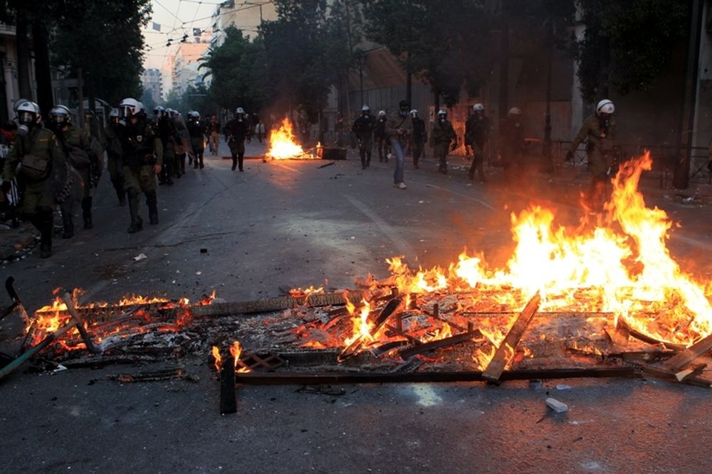 Με σκηνές… από το επόμενο επεισόδιο