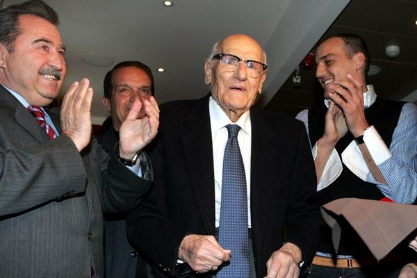 «Ένας Θρύλος που θα ζει για πάντα»