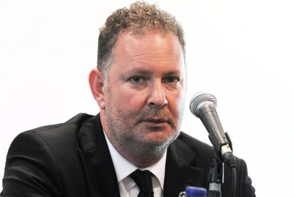 Παραιτήθηκε ο πρόεδρος των Κόσμος