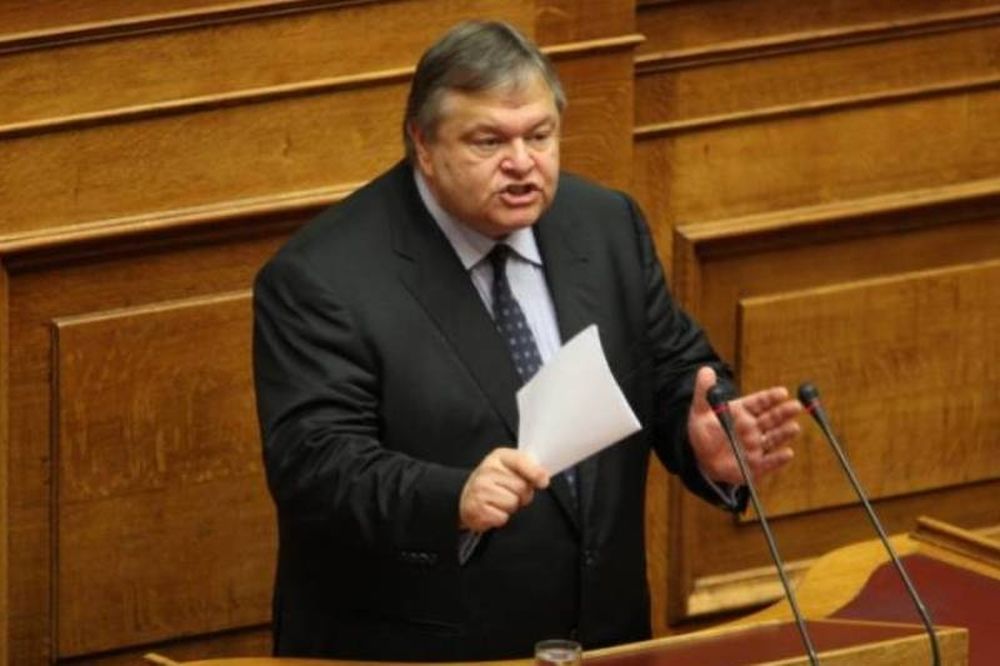 Ζητάνε υποταγή, εκβιάζουν με νέα μέτρα 