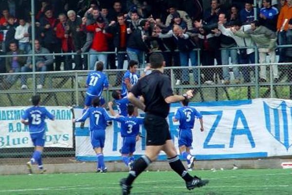 Στα… πιτς τρεις στον ΑΟΧ