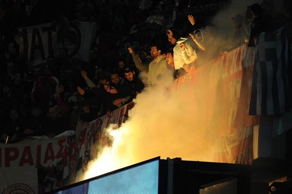 Πλιάτσικο φίλων του Ολυμπιακού σε βενζινάδικο των Σκοπίων!