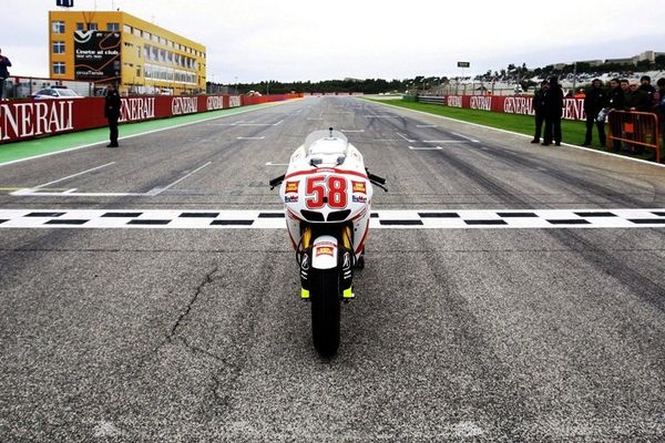 MotoGP Βαλένθια: Οι τιμές στον Sic (photo & Video)