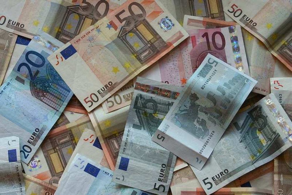«ΠΑΕ της Αθήνας πλήρωσε 560 χιλιάδες ευρώ μετρητά»