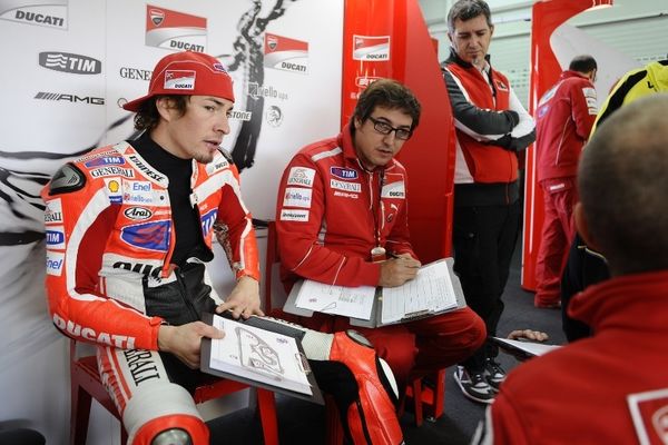 MotoGP: Εκτός δοκιμών με σπασμένο χέρι ο Νίκι Χέιντεν