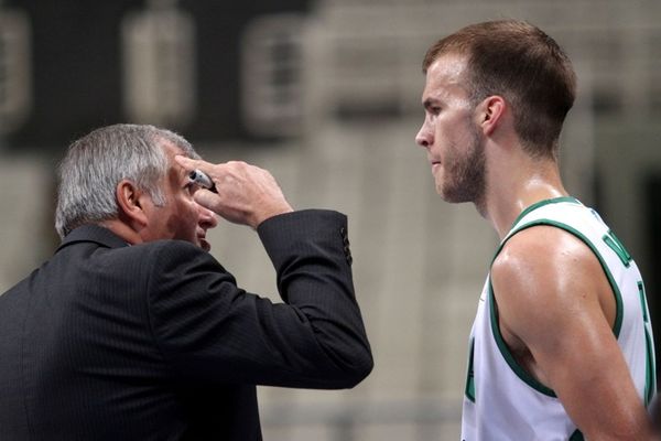 Καλάθης: «Ενηλικιωθήκαμε μπασκετικά»