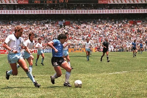 Τα γκολ που σόκαραν τον κόσμο (video)