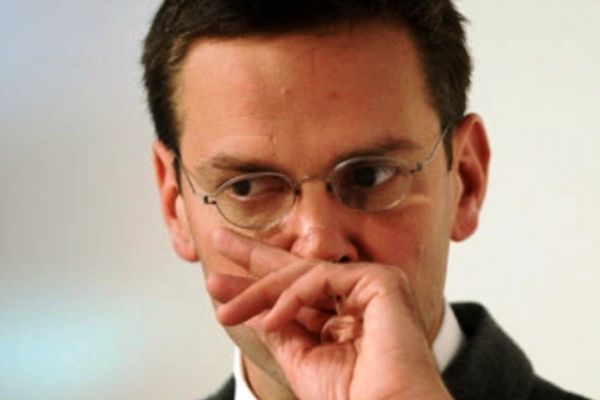 Email-φωτιά «καίνε» τον γιο του Murdoch;