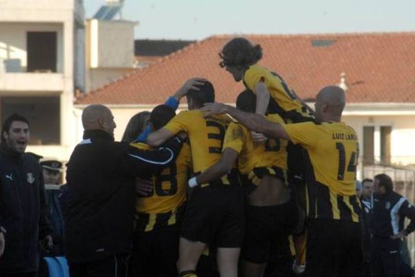 Ισοπαλία ο ΑΟΚ, ασταμάτητη η Αναγέννηση