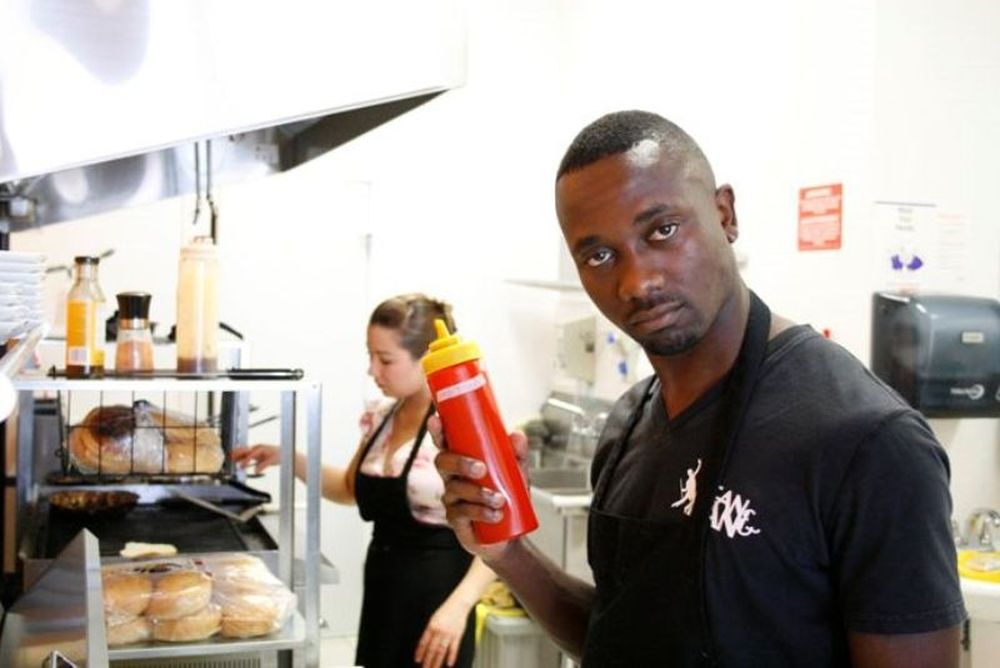 Ραπάρει ο Ενσαλίβα! (video)