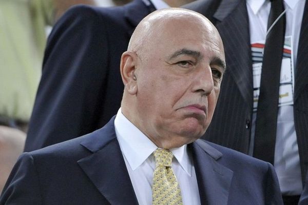 Γκαλιάνι: «Μόνο δανεικούς»