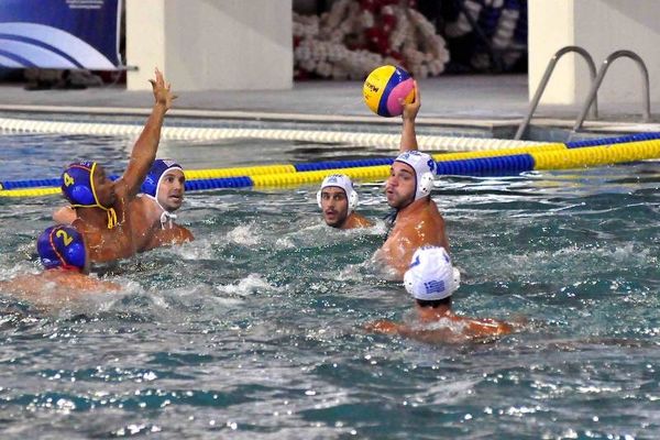 Mε το αριστερό η Ελλάδα