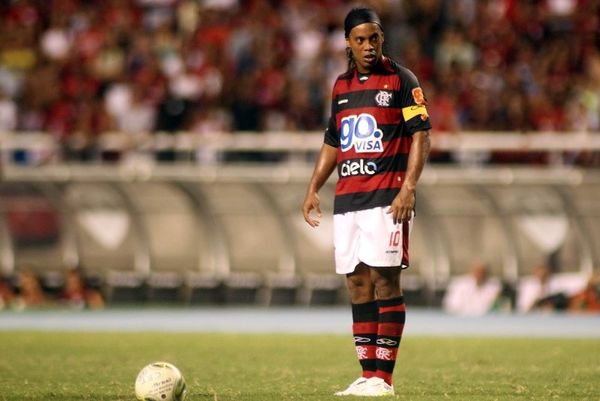 Το γύρο του κόσμου για Ροναλντίνιο…