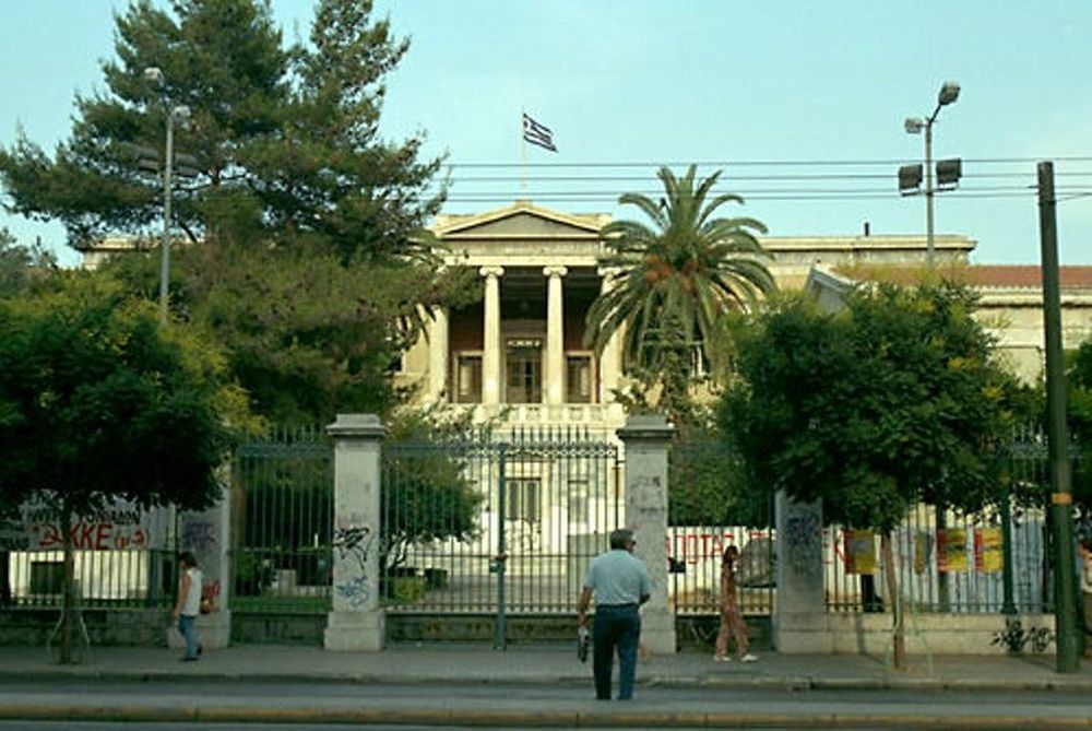 Το «Πολυτεχνείο» πέθανε… Το… Πολυνομοσχέδιο Σαρκο-ζει!