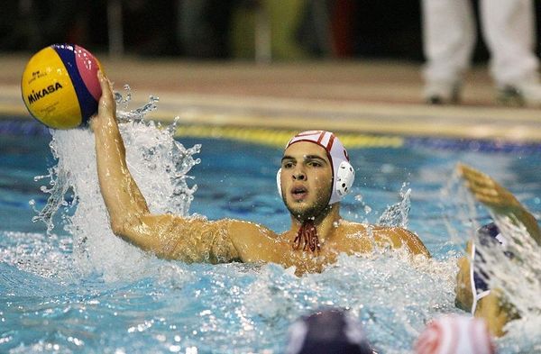 Παραμένει πρώτη η Βουλιαγμένη