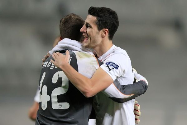 Υποδοχή «ηρώων» στους παίκτες του Ολυμπιακού