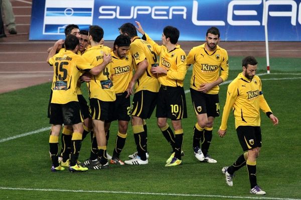 Τα βλέμματα στους «Δικεφάλους»