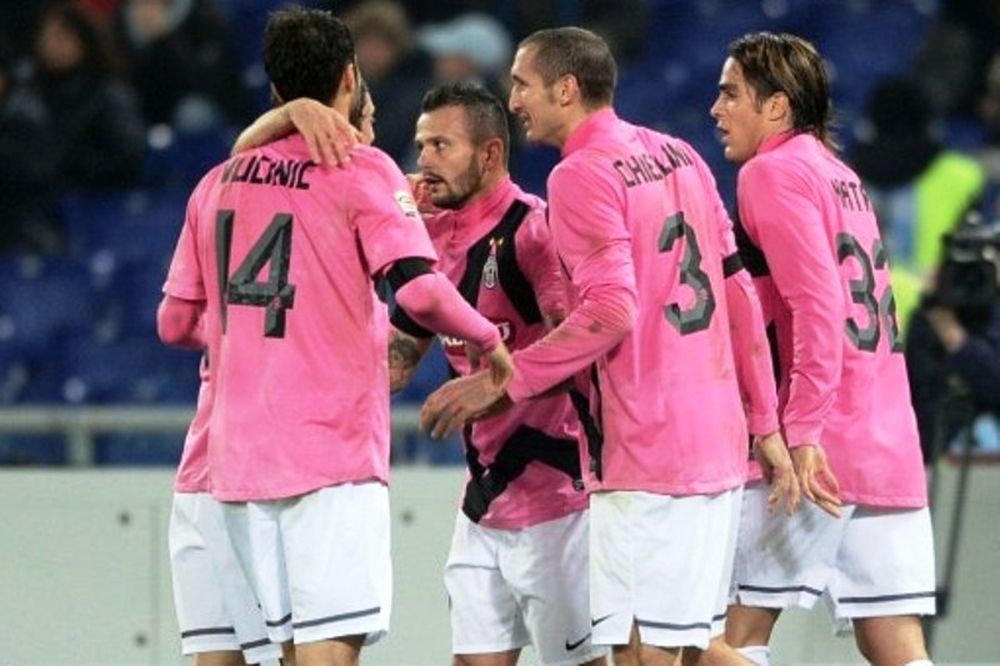 Αήττητη και κορυφαία «κυρία»