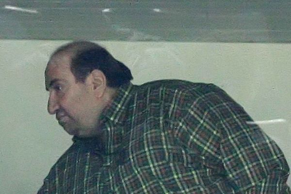 «Αν δεν πέσουν λεφτά, θα πέσουν γιαούρτια»