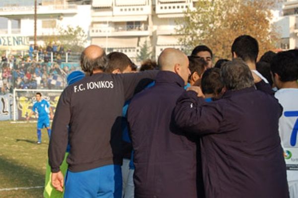 Δύσκολος αγώνας στα Σπάτα για τον Ιωνικό