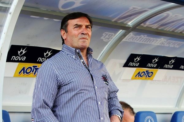 Δεν θέλει άγχος στο ματς με Ολυμπιακό ο Τεννές